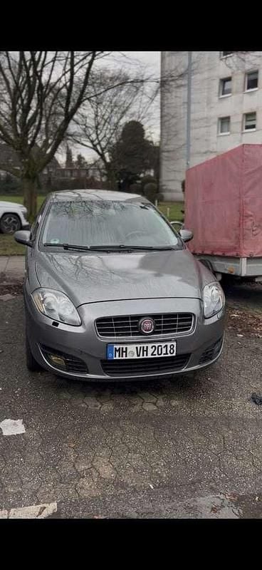 Gebraucht Fiat Croma Dynamic 147 PS (108 kW) 2008 Grau Kombi
