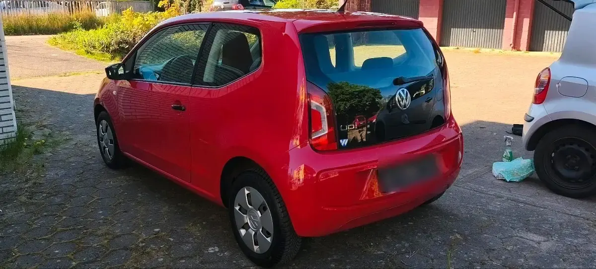 Second-hand VW up! 75 CP (55 kW) 2012 Roșu Hatchback