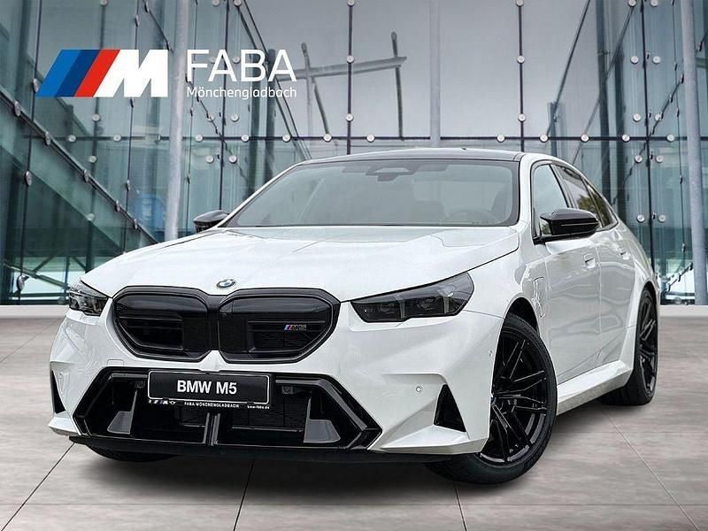 Weiß Neu 2025 BMW M5 Shadowline Limousine | 139.980 € (Guter Preis) - Bild 1/4