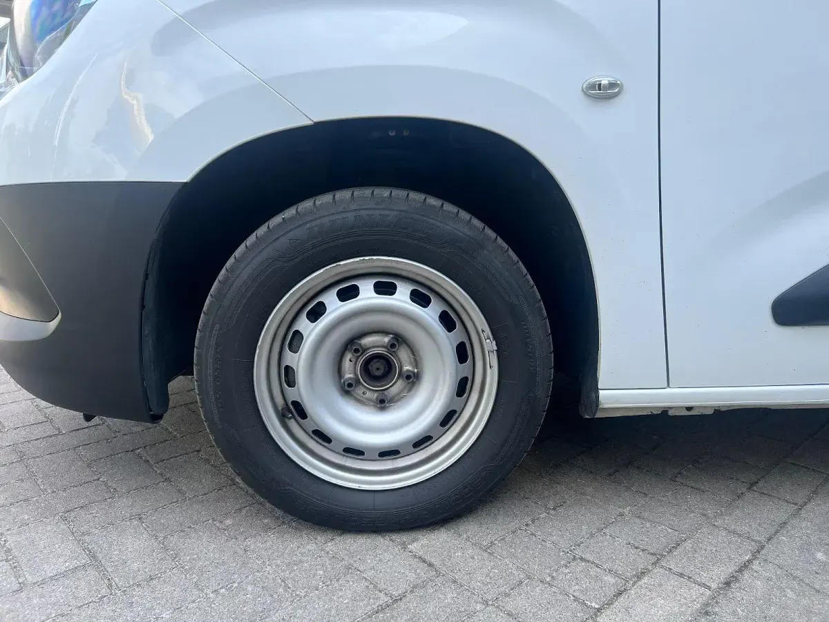 Gebraucht Opel Combo Edition 102 PS (75 kW) 2022 Weiß Van / Kleinbus