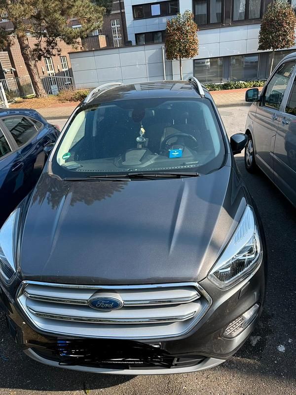 Gebraucht Ford Kuga 150 PS (110 kW) 2019 Grau SUV
