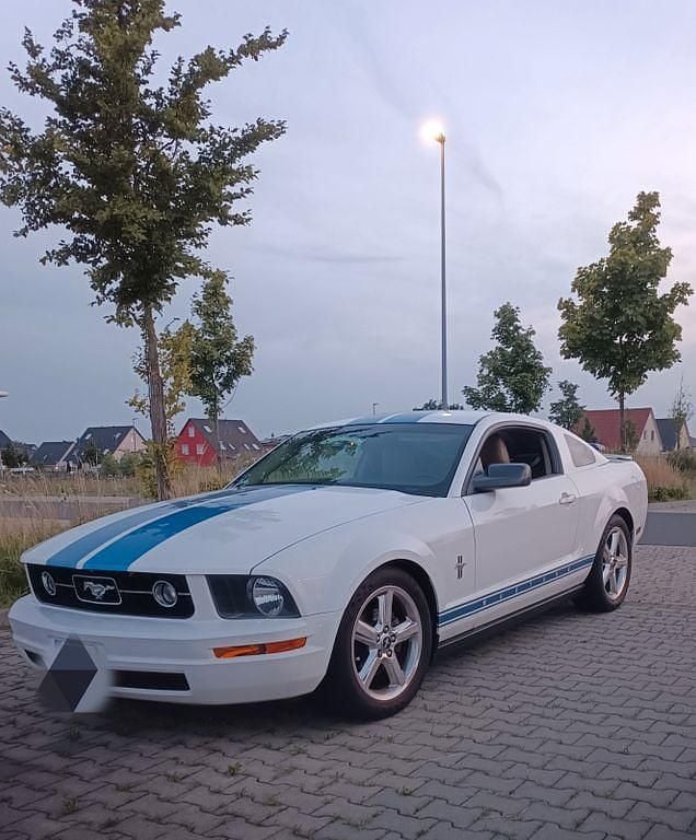 Gebraucht Ford Mustang 205 PS (150 kW) 2008 Weiß Coupé