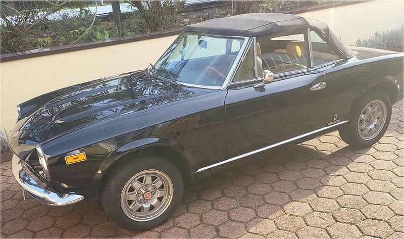 Gebraucht Fiat 124 105 PS (77 kW) 1981 Schwarz Cabrio