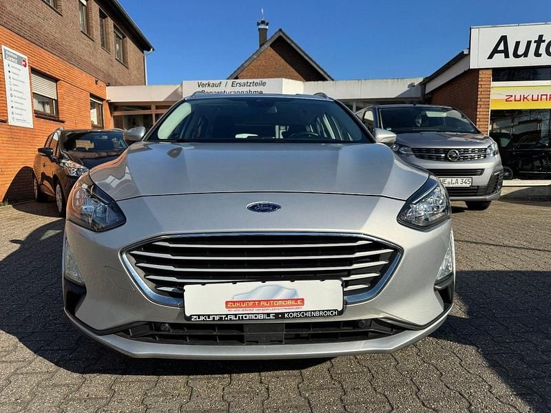 Gebraucht Ford Focus Cool & Connect 120 PS (88 kW) 2020 Polarsilber metallic Kombi