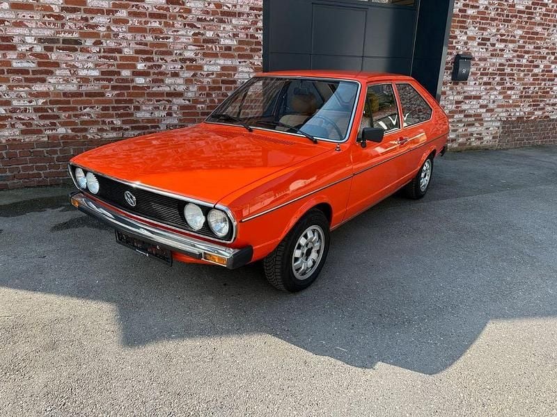 Orange Gebraucht 1976 VW Passat Limousine | 9.900 € - Bild 1/4