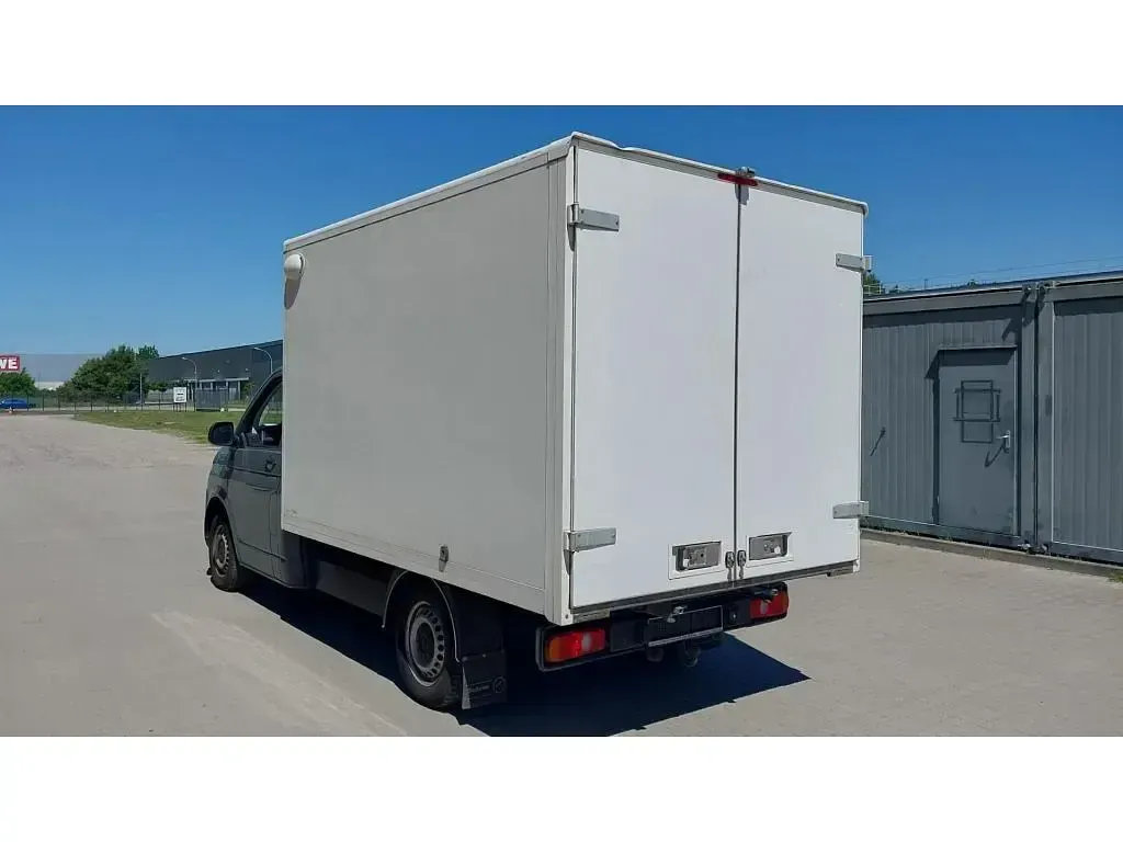 Gebraucht VW T6 102 PS (75 kW) 2016 Grau pure grey Van