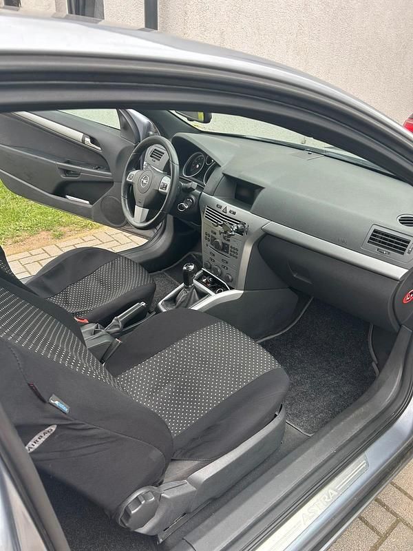 Gebraucht Opel Astra 190 PS (139 kW) 2007 Grau Kleinwagen