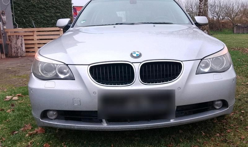 Gebraucht BMW 525 176 PS (129 kW) 2005 Silber Kombi