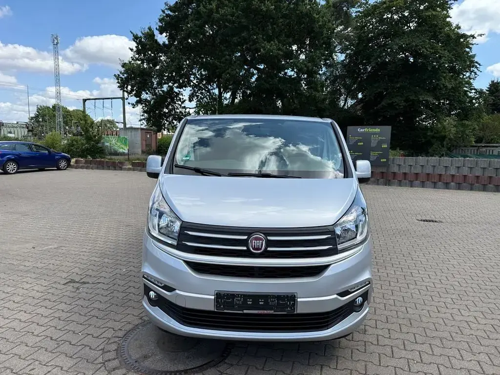Gebraucht Fiat Talento Family 125 PS (91 kW) 2017 Silber Van / Kleinbus