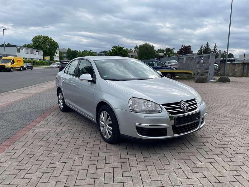 Reflexsilber metallic Gebraucht 2006 VW Jetta Trendline Limousine | 3.950 € (Fairer Preis) - Bild 1/4