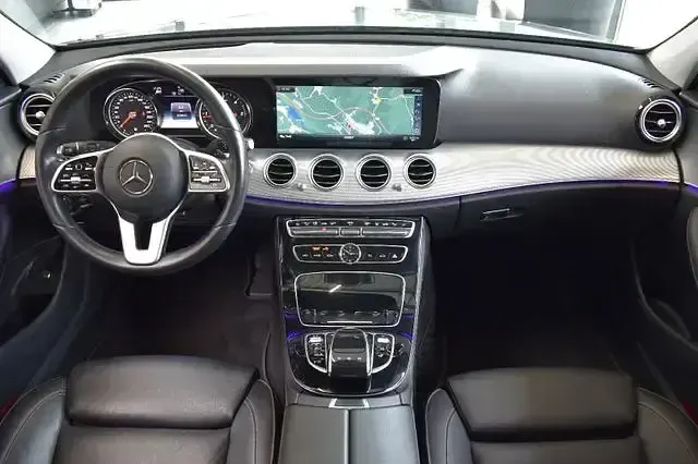 Gebraucht Mercedes E220 Avantgarde 194 PS (142 kW) 2020 Grau Limousine