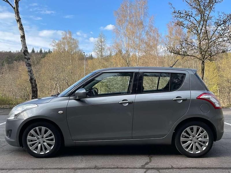Gebraucht Suzuki Swift 94 PS (69 kW) 2011 Grau Kleinwagen