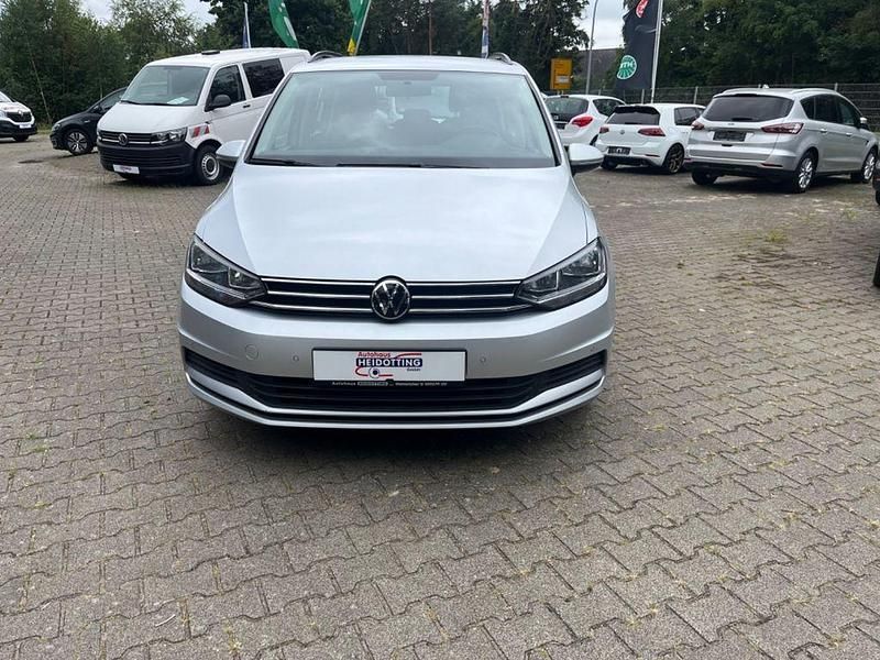 Gebraucht VW Touran Comfortline 150 PS (110 kW) 2020 Silber Van / Kleinbus