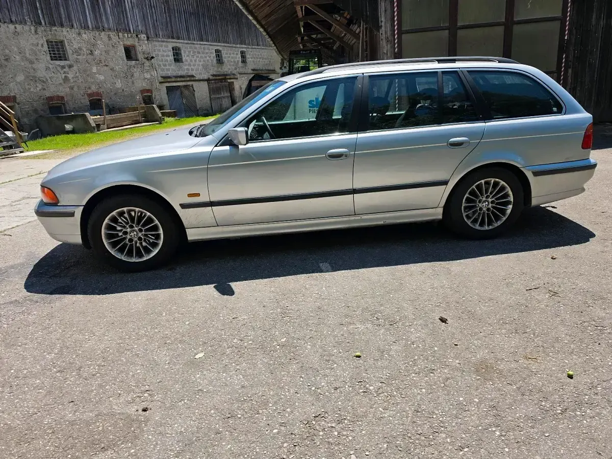 Gebraucht BMW 523 170 PS (125 kW) 1998 Silber Kombi