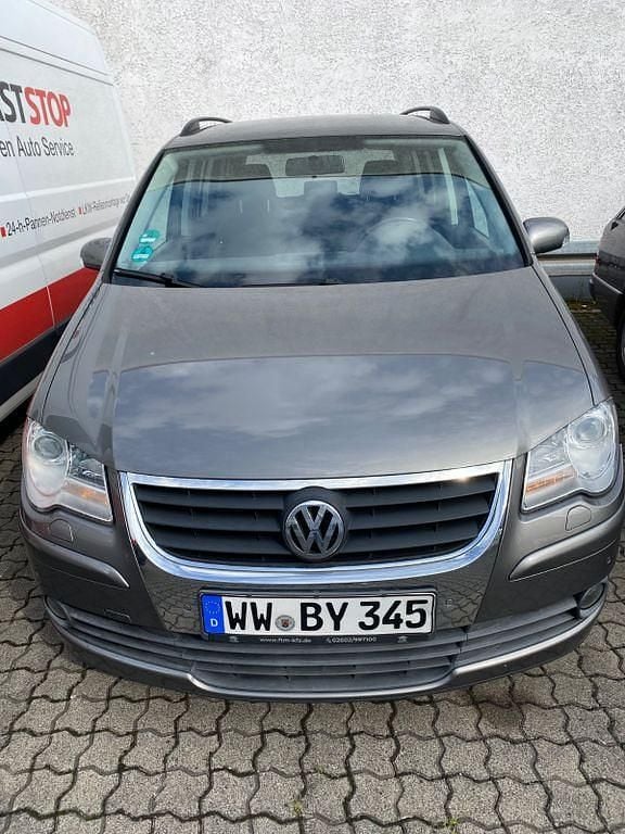Grau Gebraucht 2007 VW Touran Trendline Van / Kleinbus | 2.980 € (Superpreis) - Bild 1/4