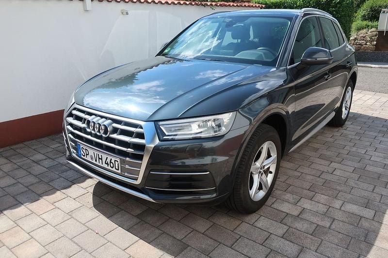 Grau Gebraucht 2019 Audi Q5 Sport SUV | 24.850 € (Superpreis) - Bild 1/4