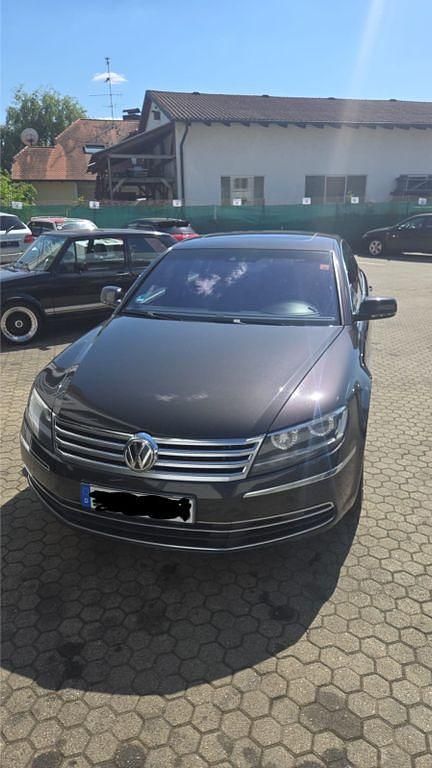 Braun Gebraucht 2015 VW Phaeton Limousine | 19.200 € - Bild 1/4