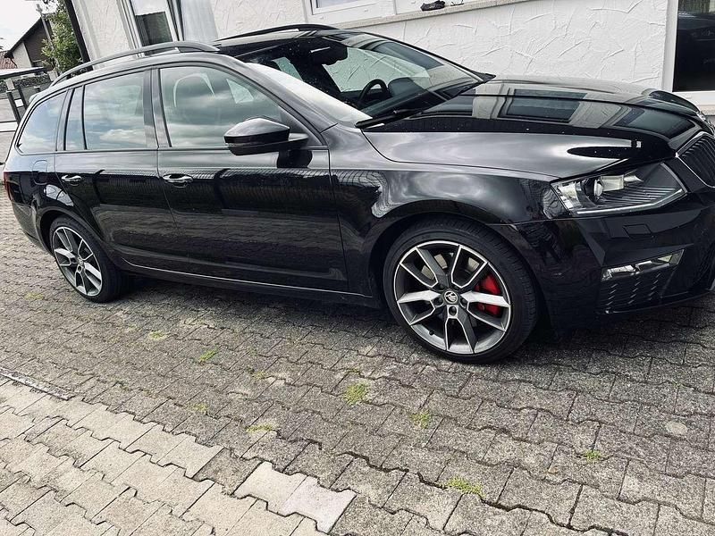 Schwarz Gebraucht 2014 Skoda Octavia RS Kombi | 14.450 € (Fairer Preis) - Bild 1/4