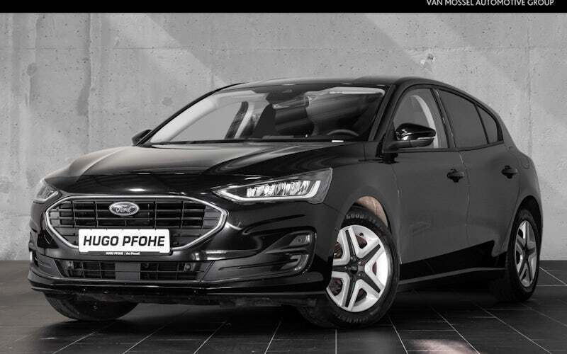Schwarz Gebraucht 2022 Ford Focus Cool & Connect Limousine | 15.790 € (Superpreis) - Bild 1/4