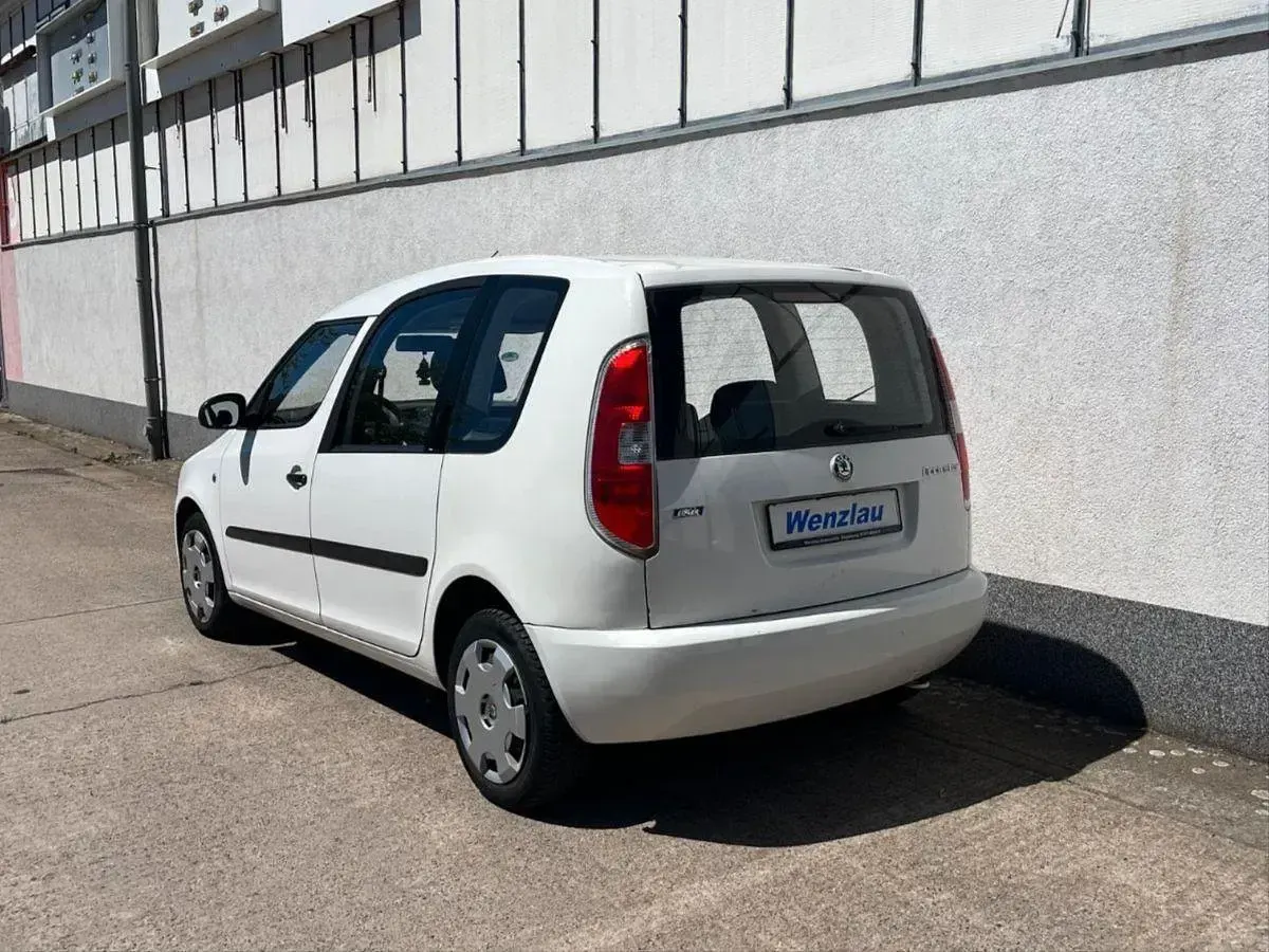 Gebraucht Skoda Roomster 69 PS (50 kW) 2009 Weiß Van / Kleinbus