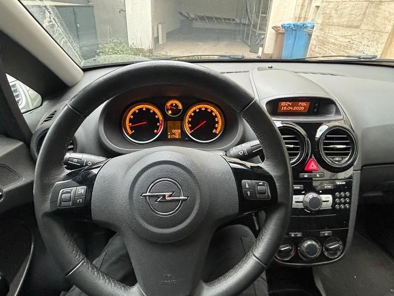 Gebraucht Opel Corsa 80 PS (58 kW) 2010 Grau Kleinwagen