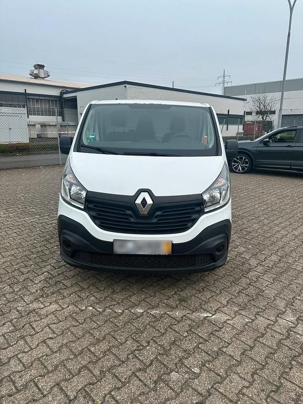 Gebraucht Renault Trafic 90 PS (66 kW) 2015 Weiß Van / Kleinbus