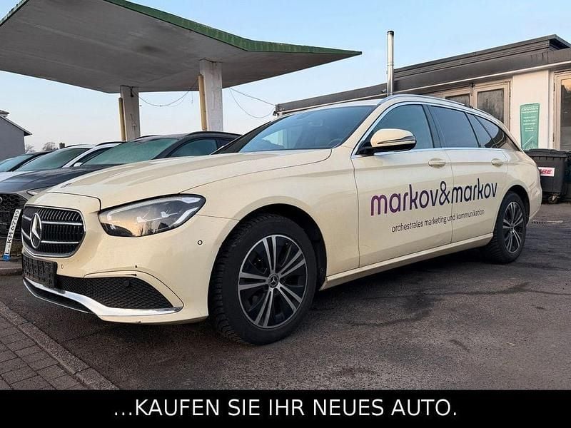 Gebraucht Mercedes E200 160 PS (117 kW) 2023 Schwarz Kombi