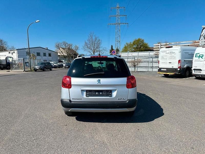 Gebraucht Peugeot 207 Tendance 95 PS (69 kW) 2010 Grau Kombi