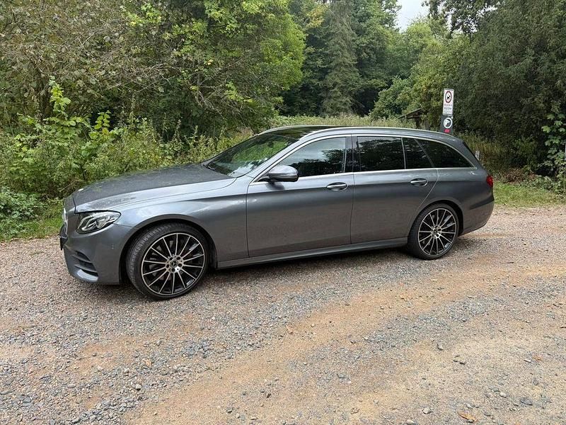 Gebraucht Mercedes E400 333 PS (244 kW) 2017 Grau Kombi