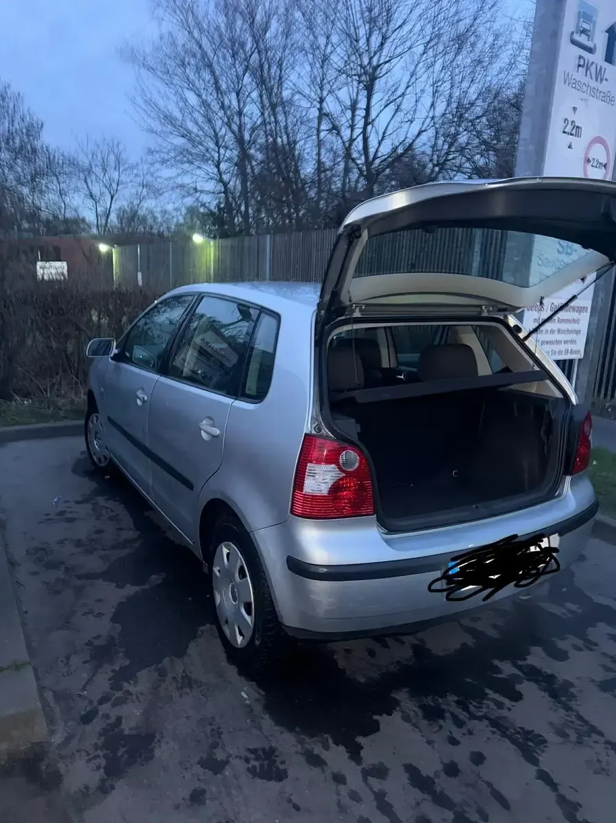Używany VW Polo 75 KM (55 kW) 2003 Srebrny Hatchback