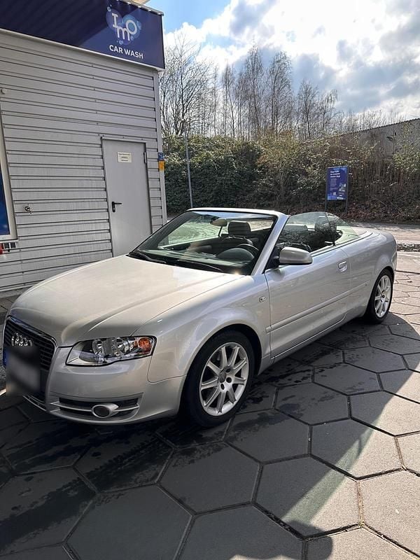 Silber Gebraucht 2025 Audi A4 Cabrio | 5.000 € - Bild 1/4
