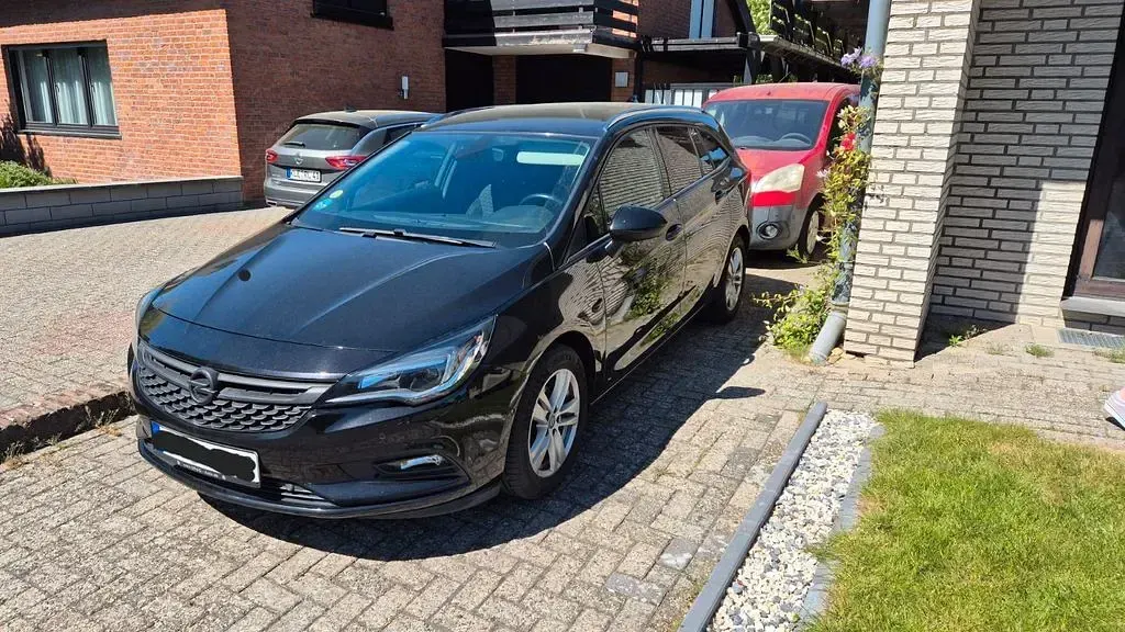 Gebraucht Opel Astra Edition 110 PS (80 kW) 2017 Schwarz Kombi
