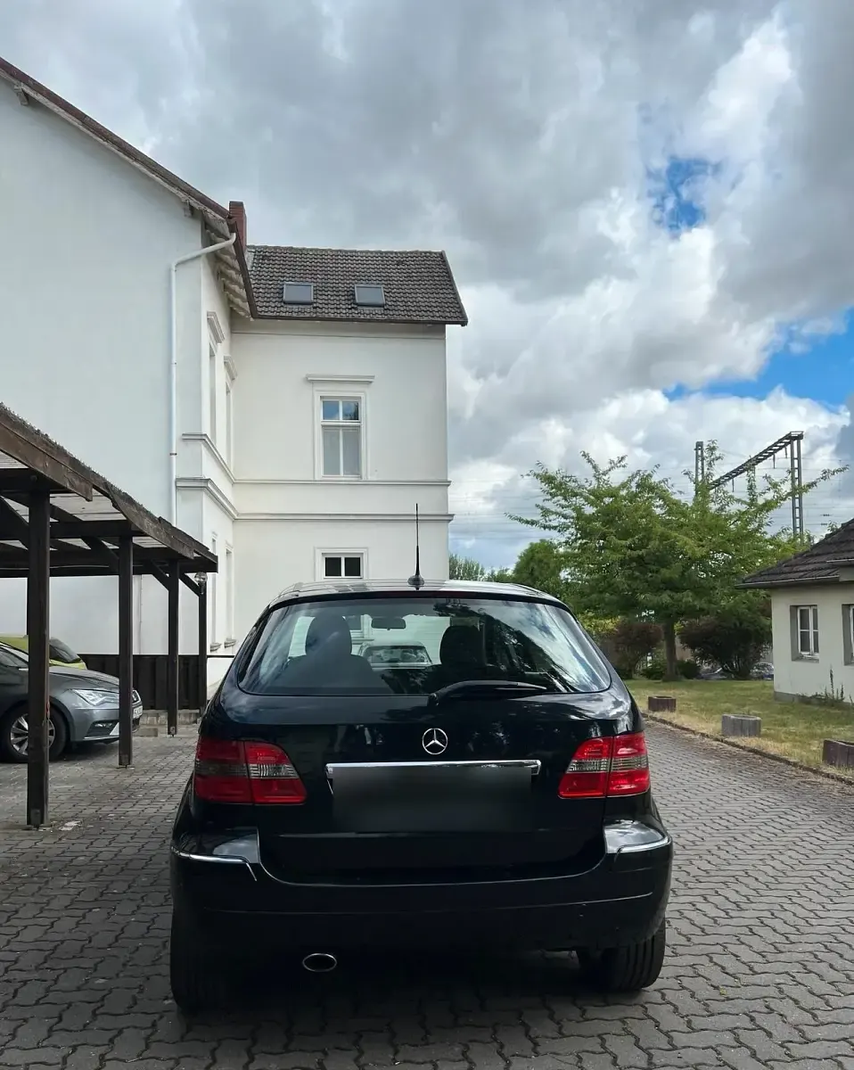 Gebraucht Mercedes B200 136 PS (100 kW) 2006 Schwarz Van / Kleinbus