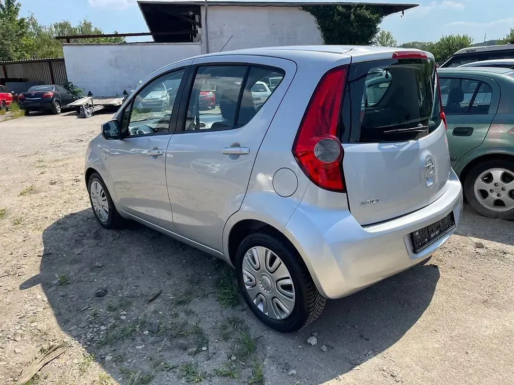 Gebraucht Opel Agila Edition 94 PS (69 kW) 2011 Silber Kleinwagen