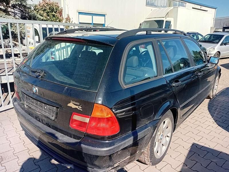 Gebraucht BMW 320 177 PS (130 kW) 2002 Grau Kombi