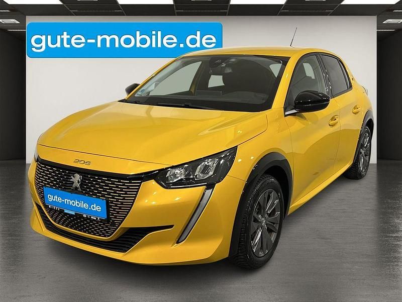 Gelb Gebraucht 2023 Peugeot e-208 Allure Kleinwagen | 18.990 € (Superpreis) - Bild 1/4