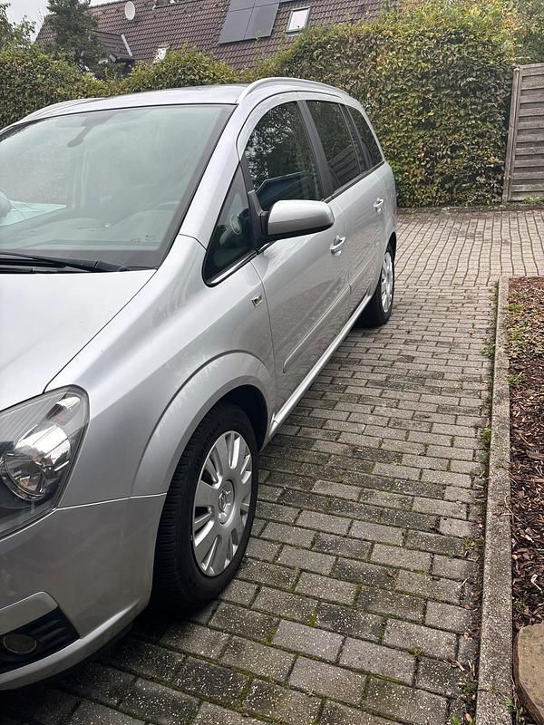 Silber Gebraucht 2007 Opel Zafira Van / Kleinbus | 3.500 € (Fairer Preis) - Bild 1/4