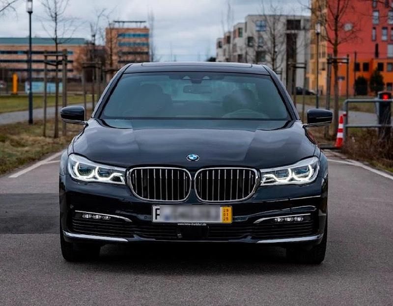 Schwarz Gebraucht 2018 BMW 740 Limousine | 32.700 € (Superpreis) - Bild 1/4