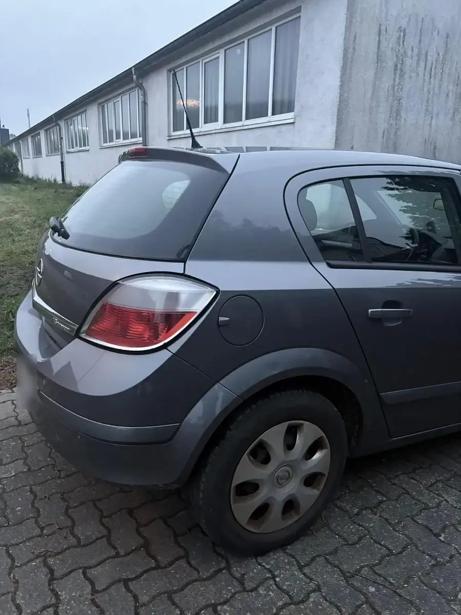 Gebraucht Opel Astra 105 PS (77 kW) 2006 Grau Kleinwagen