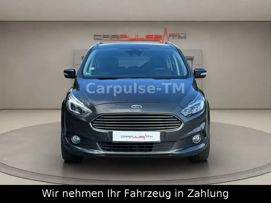 Używany Ford S-MAX Titanium 239 KM (175 kW) 2016 Magnetic Minivan