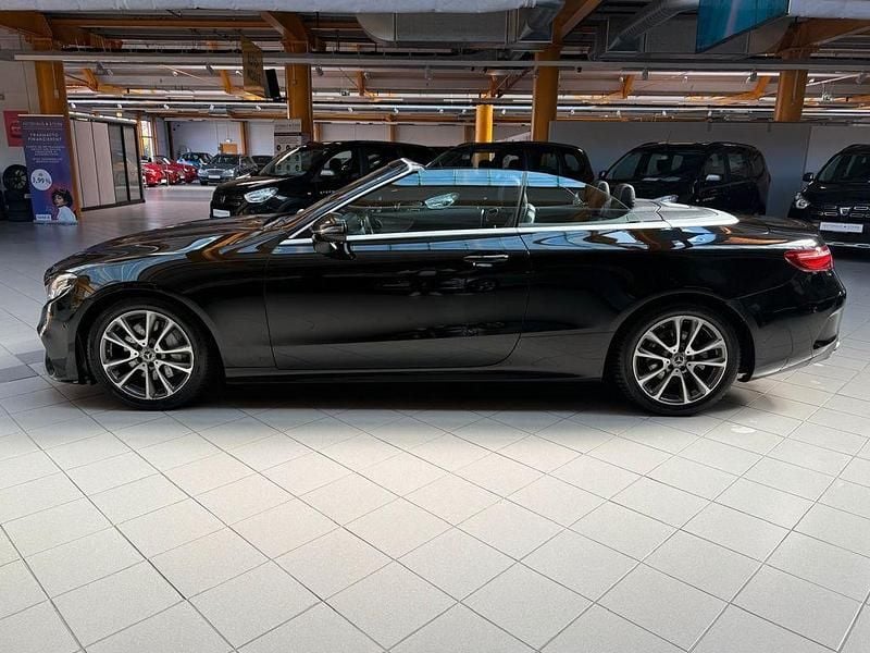 Gebraucht Mercedes E220 AMG line 194 PS (142 kW) 2019 Schwarz Cabrio
