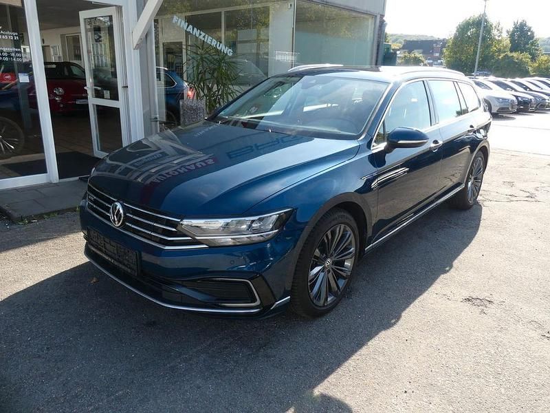 Gebraucht VW Passat GTE 156 PS (114 kW) 2020 Blau Kombi