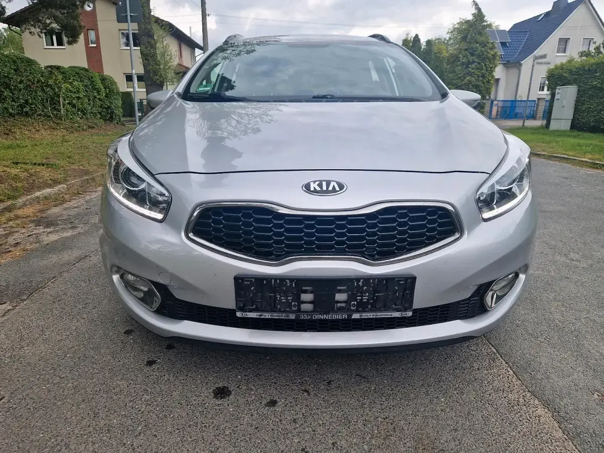 Gebraucht Kia Ceed 128 PS (94 kW) 2014 Silber Kleinwagen