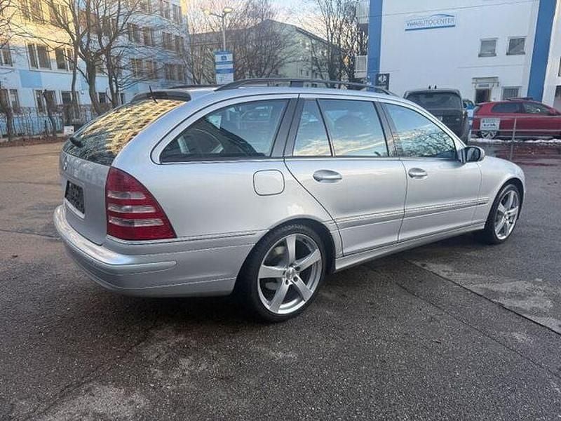 Second-hand Mercedes C280 231 CP (169 kW) 2007 Argintiu Break
