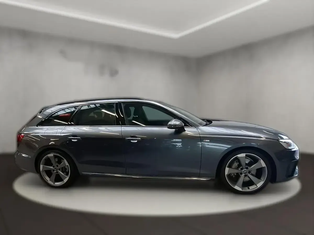 Gebraucht Audi A4 S-Line 265 PS (194 kW) 2024 Grau metallic