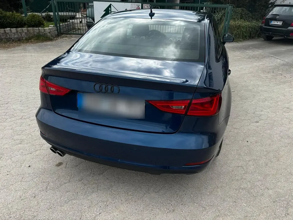 Gebraucht Audi A3 150 PS (110 kW) 2015 Blau Limousine