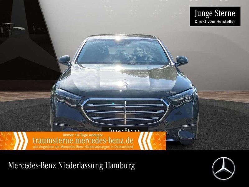 Grau Gebraucht 2024 Mercedes E200 Premium Limousine | 53.990 € (Superpreis) - Bild 1/3