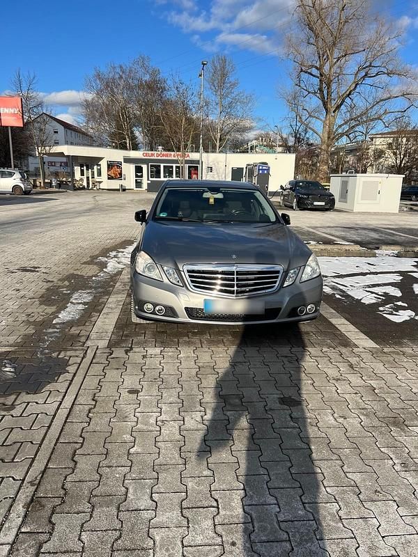 Gebraucht Mercedes E200 184 PS (135 kW) 2010 Silber Limousine