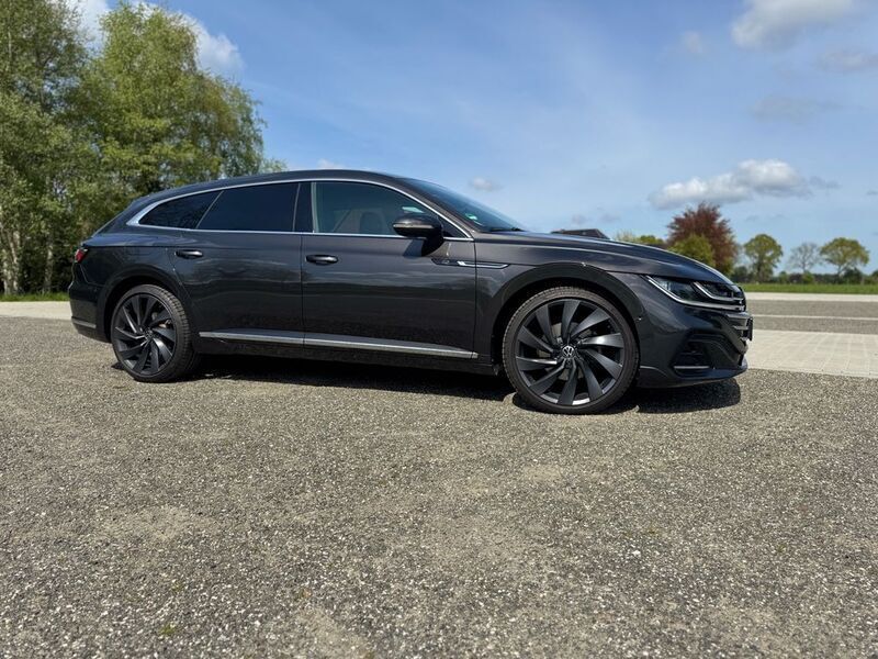 Grau Gebraucht 2023 VW Arteon R-line Limousine | 37.900 € (Fairer Preis) - Bild 1/4