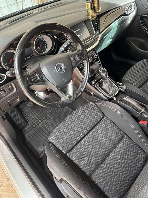 Gebraucht Opel Astra Dynamic 160 PS (117 kW) 2016 Silber Limousine